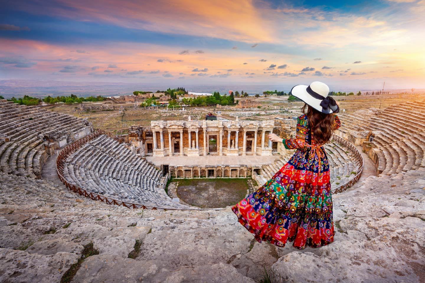Viajante no Teatro de Hierápolis, Pamukkale